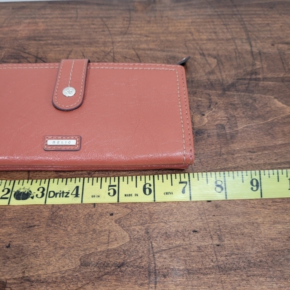 Relic Tan/Brown Leather Wallet - Picture 5 of 6